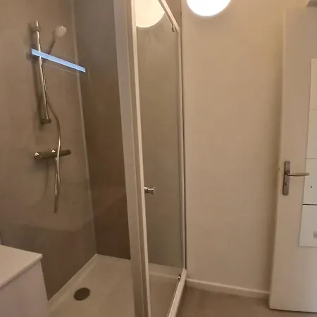 Cosy App Near Sea Кабур